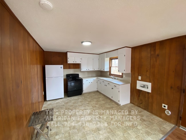 Photo - 3810 Vanderburg Dr House