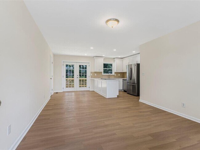 Building Photo - 6371 Westbury Rd