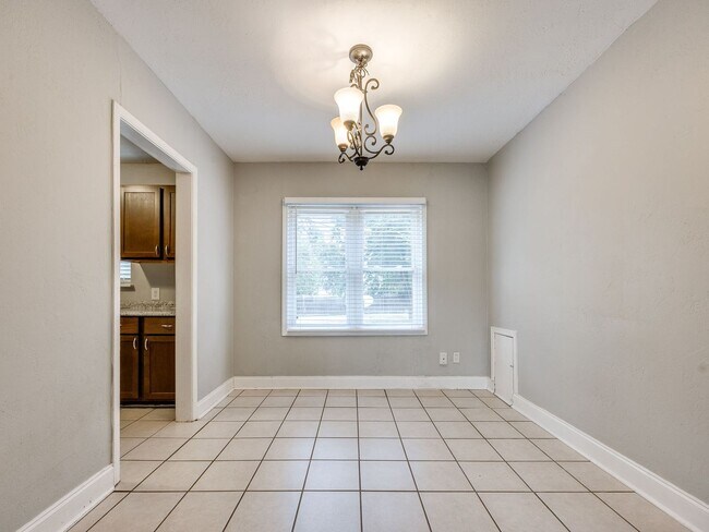 Foto del edificio - Charming Updated Home Near OKC Urban Core ...