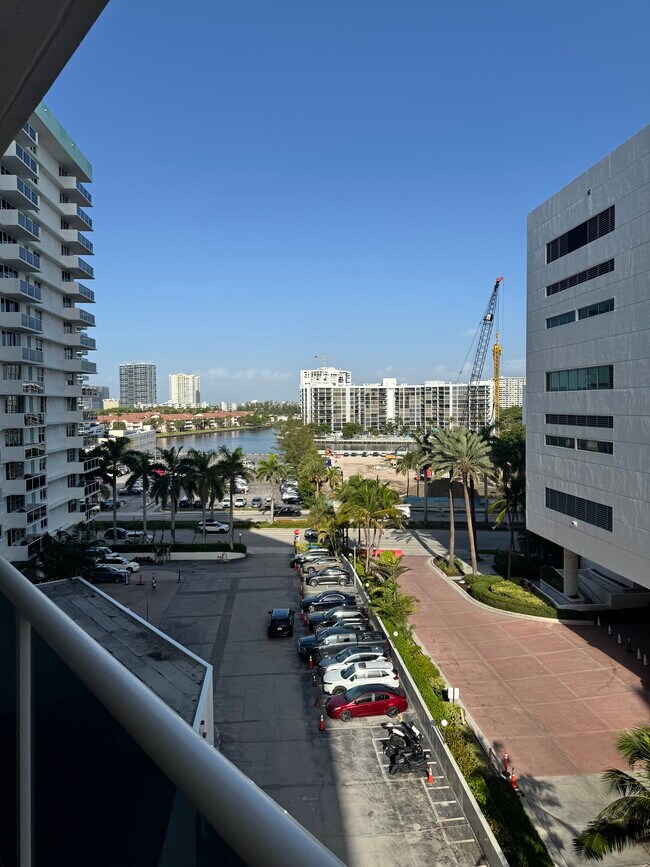 Foto del edificio - 3725 S Ocean Dr