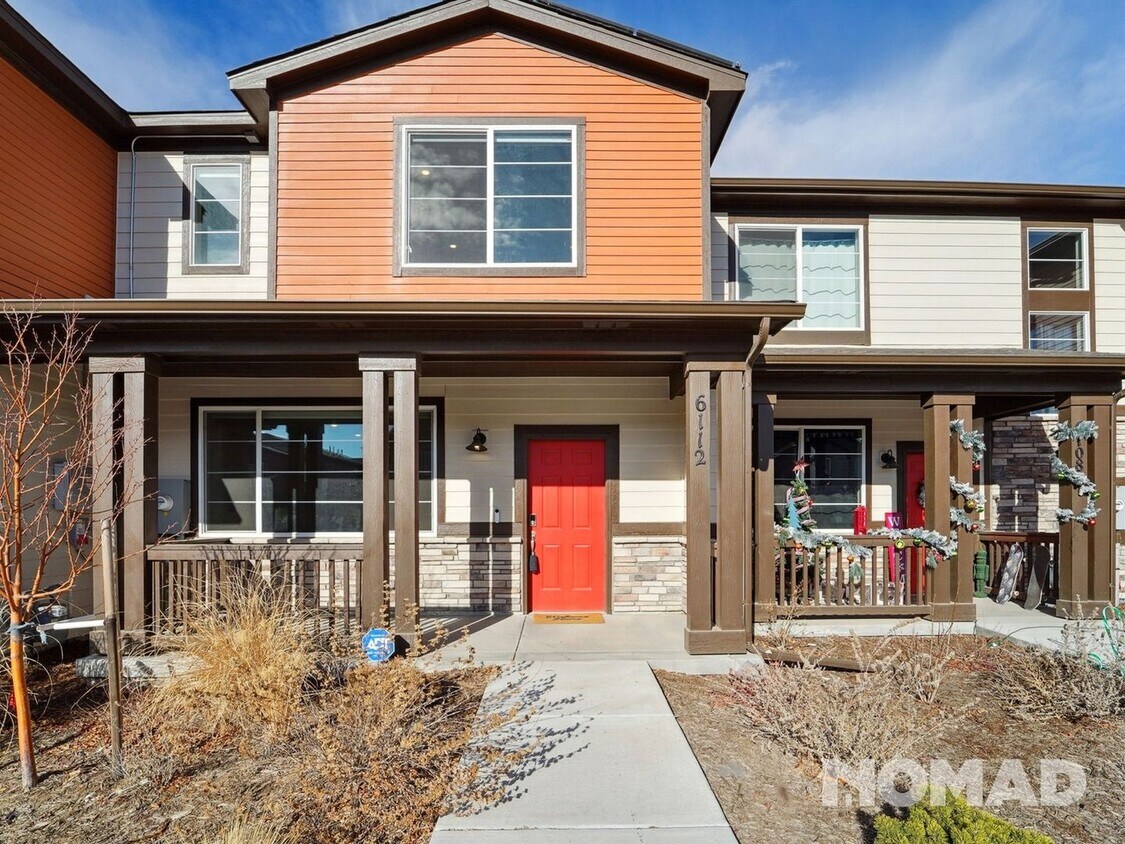 3 Bedroom Townhome in Aurora Townhome Rentals in Aurora CO