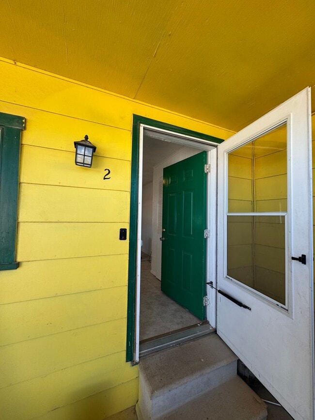 Foto del edificio - 739 Iberis Rd S