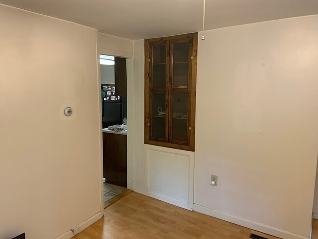 Building Photo - 23 James Street Unit R