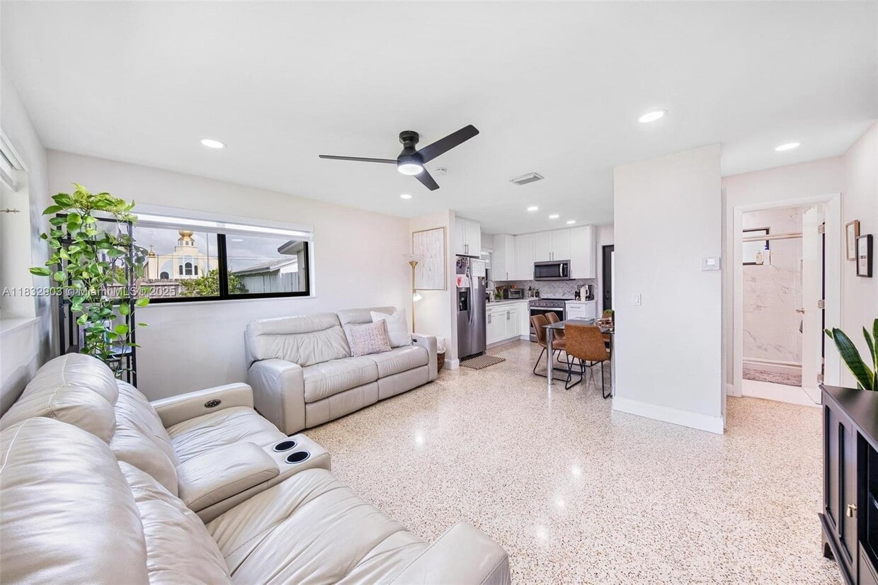 Primary Photo - 30 NW 56th Ct