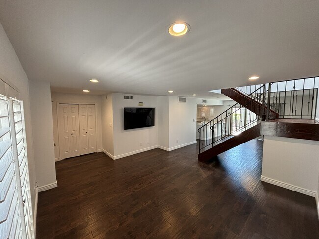 Foto del edificio - 4910 N 74th St