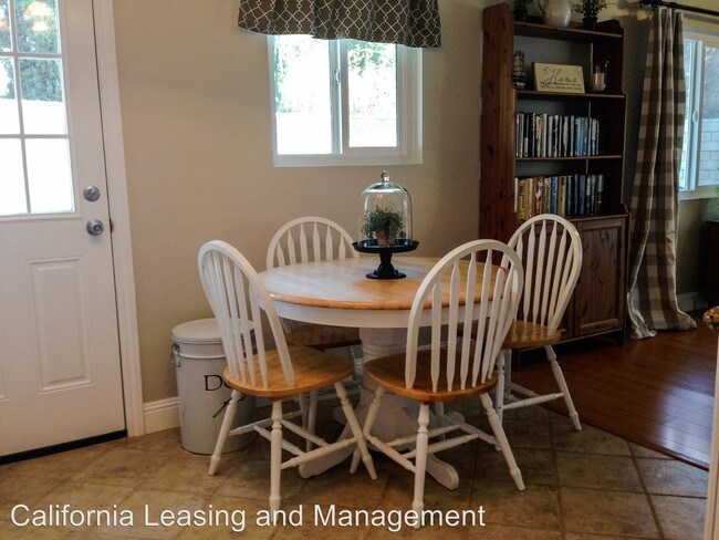 Building Photo - 27350 Denoya Dr