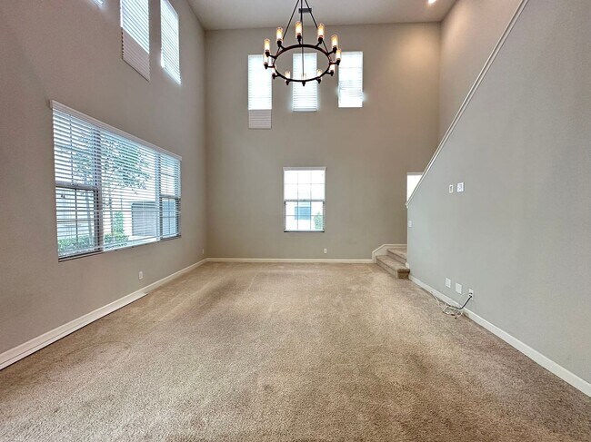Foto del edificio - 4 BEDROOM HOME FOR LEASING IN Irvine