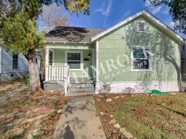 Building Photo - 2/1 Waco ISD House