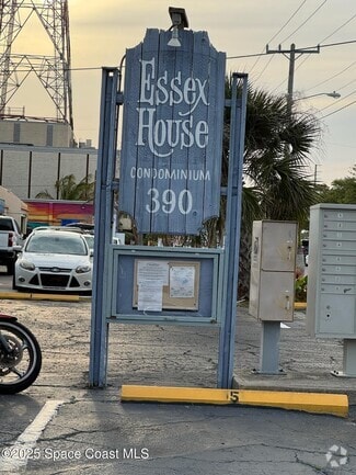 Building Photo - 390 W Cocoa Beach Causeway