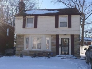 Building Photo - 19451 Sorrento Ave