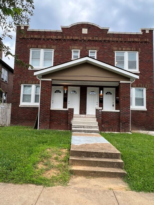 Building Photo - 3926 Gustine Ave