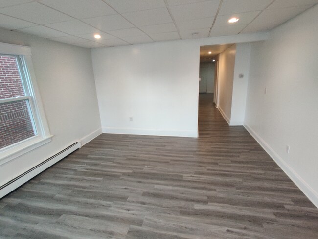 Building Photo - 30 Edwards St