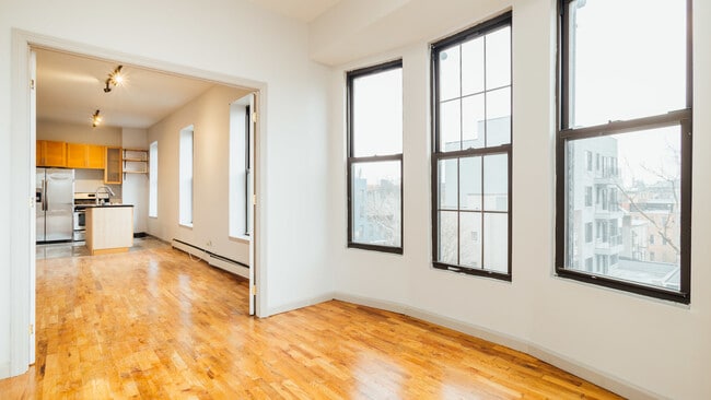 Building Photo - 197 Monroe St