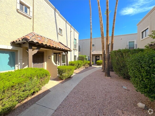 Building Photo - 7290 E Rancho Vista Dr