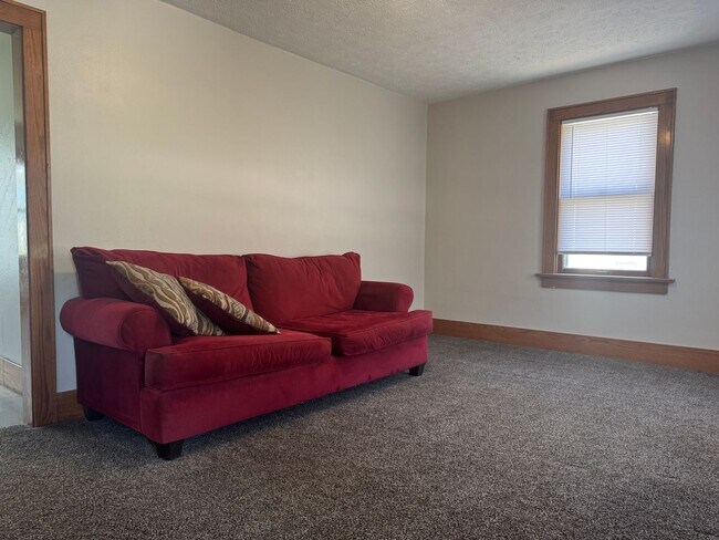 Foto del edificio - Spacious 4-Bedroom Rental with 2-Car Garage and Optional Shop