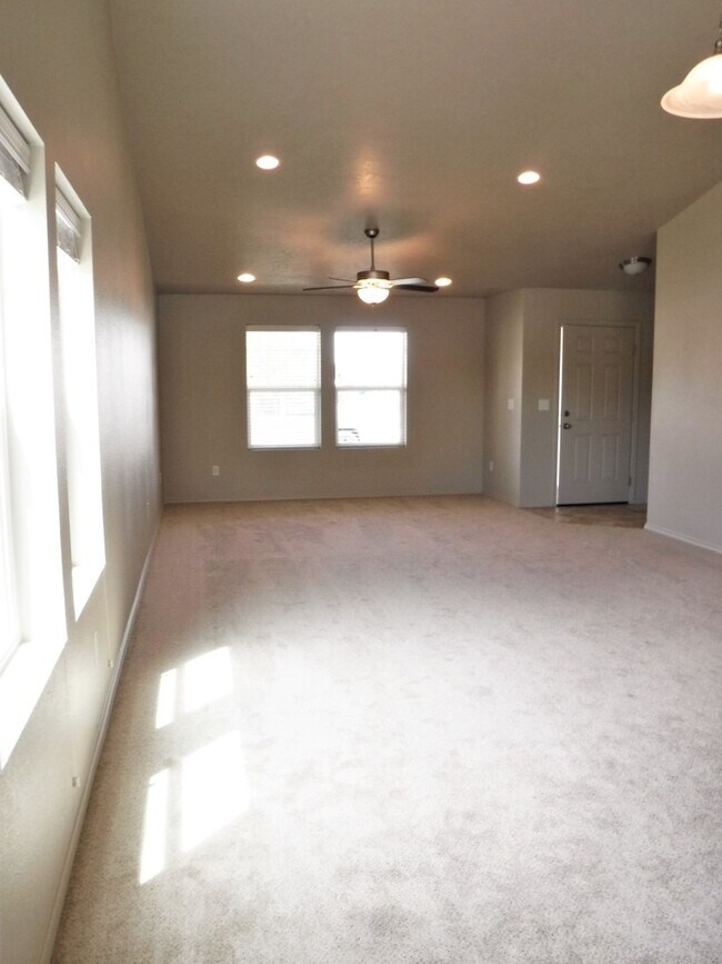Foto del edificio - Beautiful new 3 bed 2 bath home in a quiet Star neighborhood.