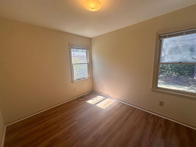 Foto del edificio - 928 Bonham Ave