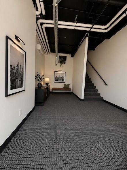 Building Photo - 814 Lincolnway