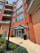 Building Photo - 4846 N Clark St