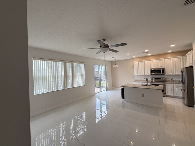 Foto del edificio - 1112 Pine Ridge Dr