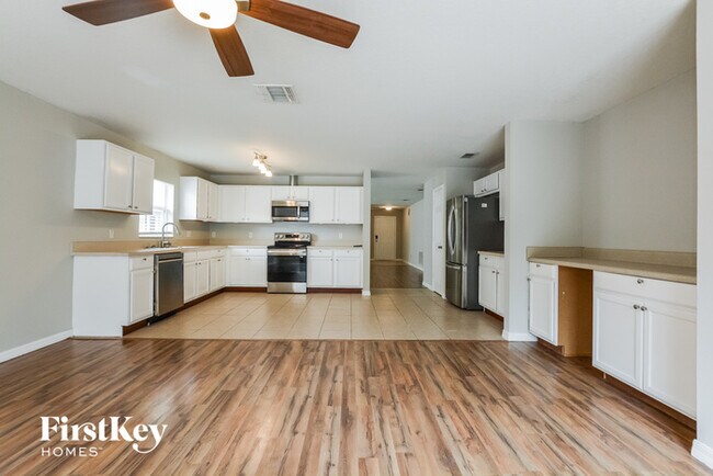 Foto del edificio - 315 Willowbay Ridge St