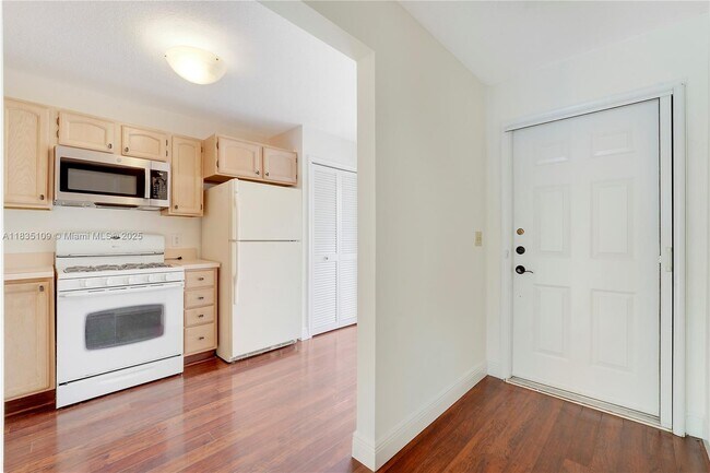 Building Photo - 244 Pleasant Wood Dr