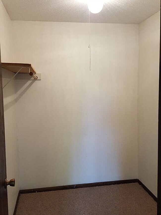 Foto del edificio - Two Bedroom, One Bathroom