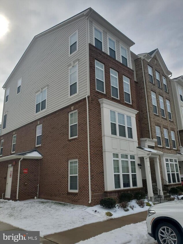 Foto del edificio - 43587 Helmsdale Terrace