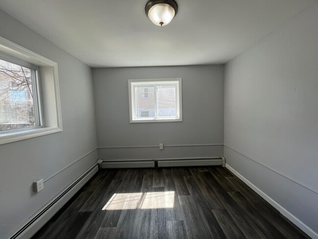 Foto del edificio - 98 Old Bergen Rd