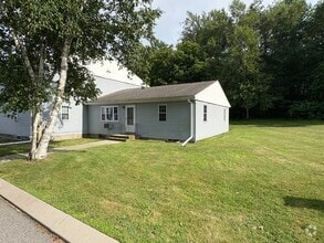 Building Photo - 73 Horse Pond Rd