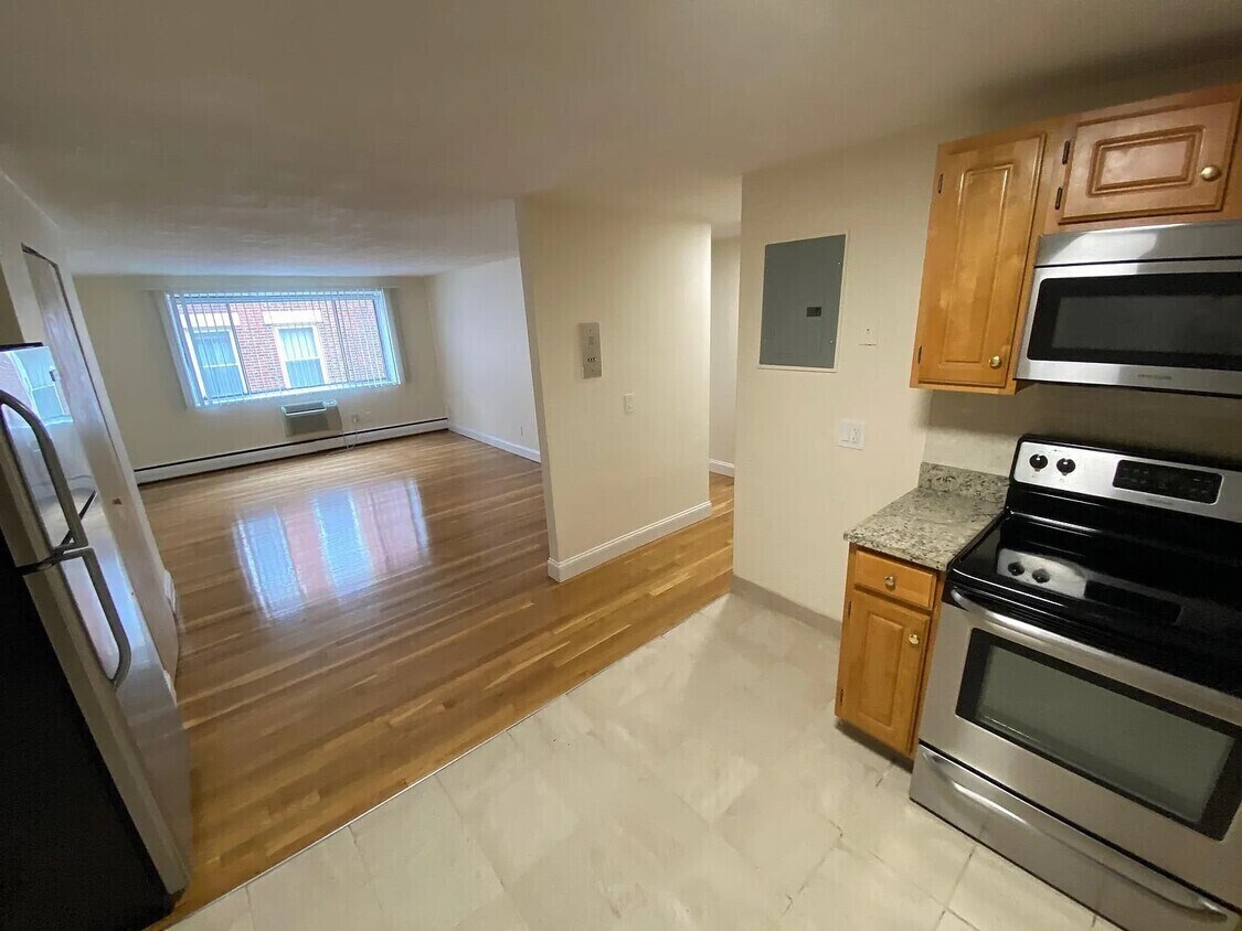 *Pictures are representative samples of the advertised unit. In some cases, the actual units you tou - 22 Winslow Rd