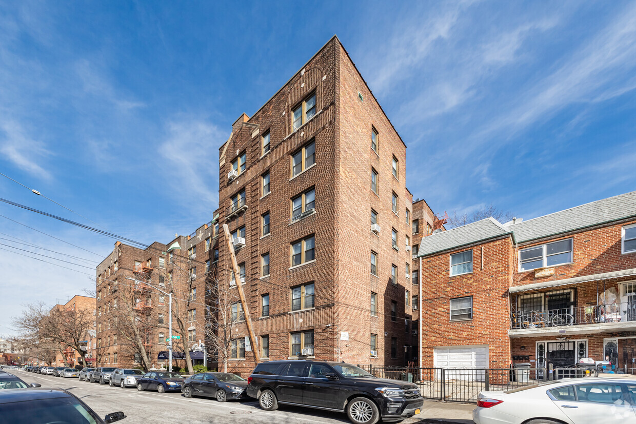 Primary Photo - 4035 Ithaca St