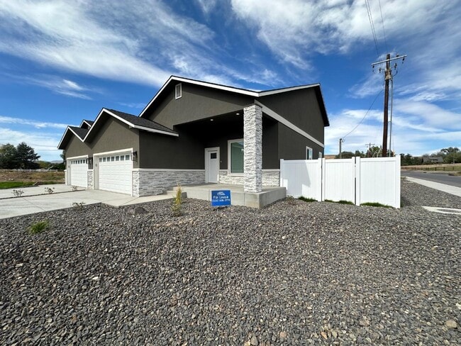 Building Photo - 9007 Palestine Way