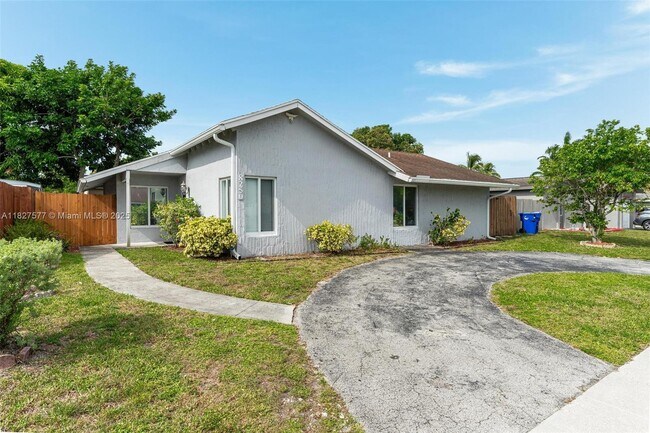 Foto del edificio - 8250 SW 3rd Pl