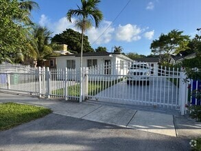 Building Photo - 1930 NW 18th St