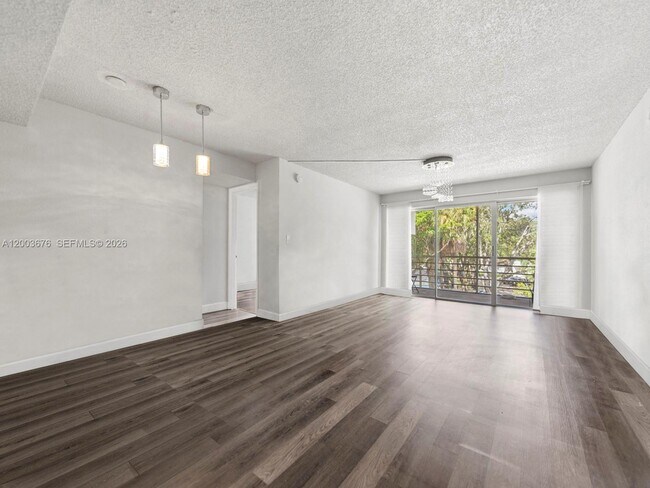 Foto del edificio - 4235 N University Dr