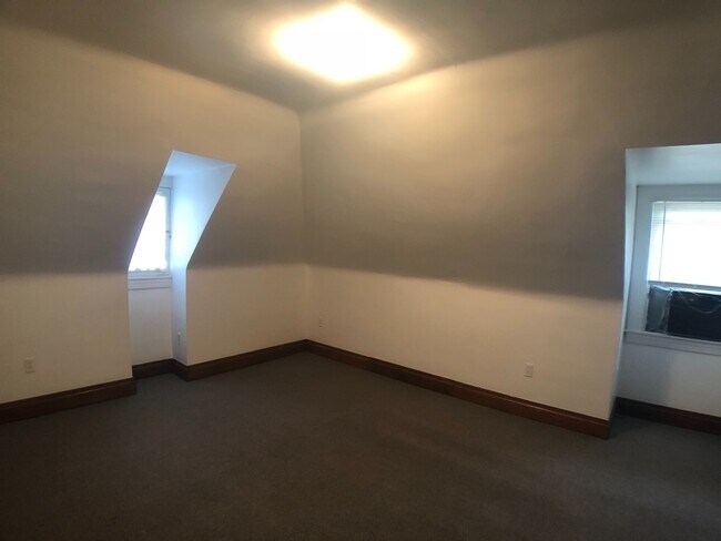 Foto del edificio - 598 E Maiden St