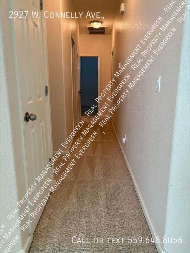 Foto del edificio - 2927 W Connelly Ave
