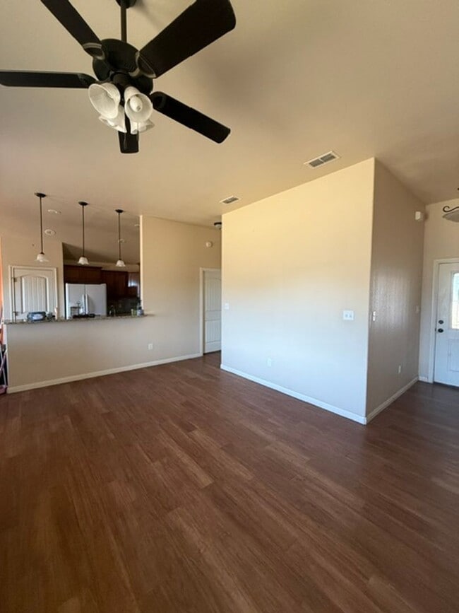 Building Photo - 331 Foxtrot Ln
