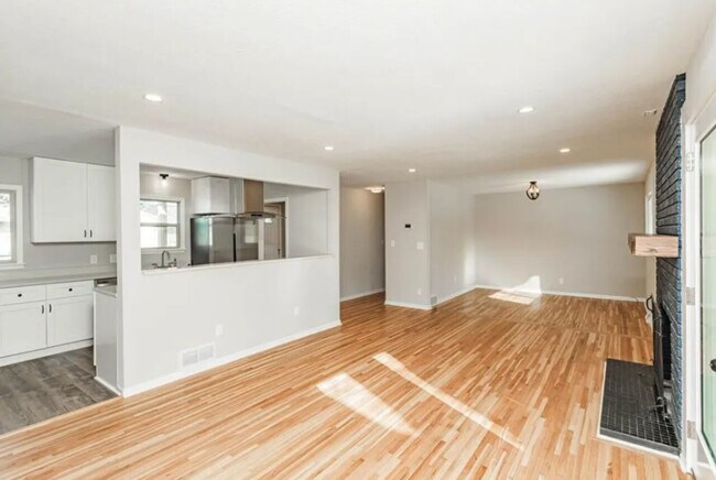 Foto del edificio - 2162 Aztec Ln