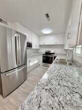 Building Photo - 288 Diagonal St