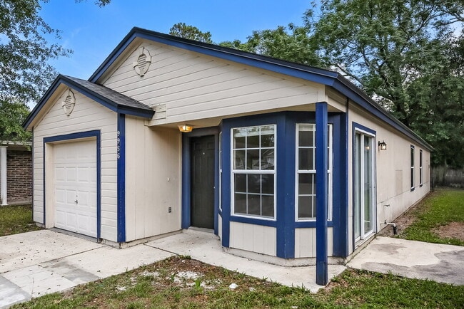 Building Photo - 9956 Somerset Grove Ln
