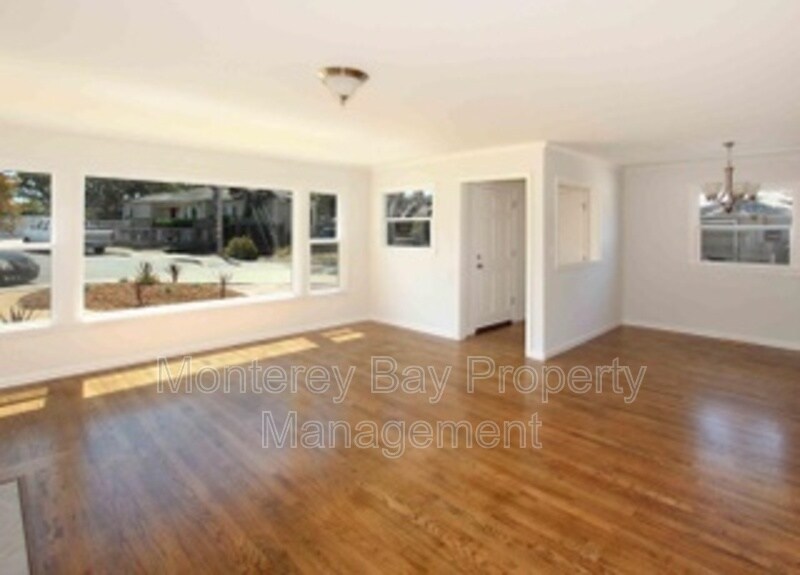 Building Photo - 12 Lilac St