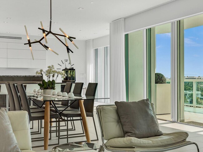 Foto del edificio - 10101 Collins Ave