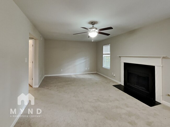 Building Photo - 6437 Phillips Ct