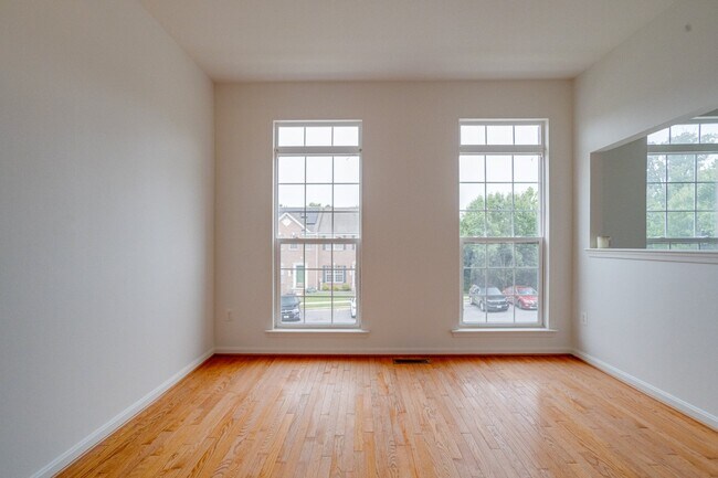 Foto del edificio - 103 Buttonwood Ct