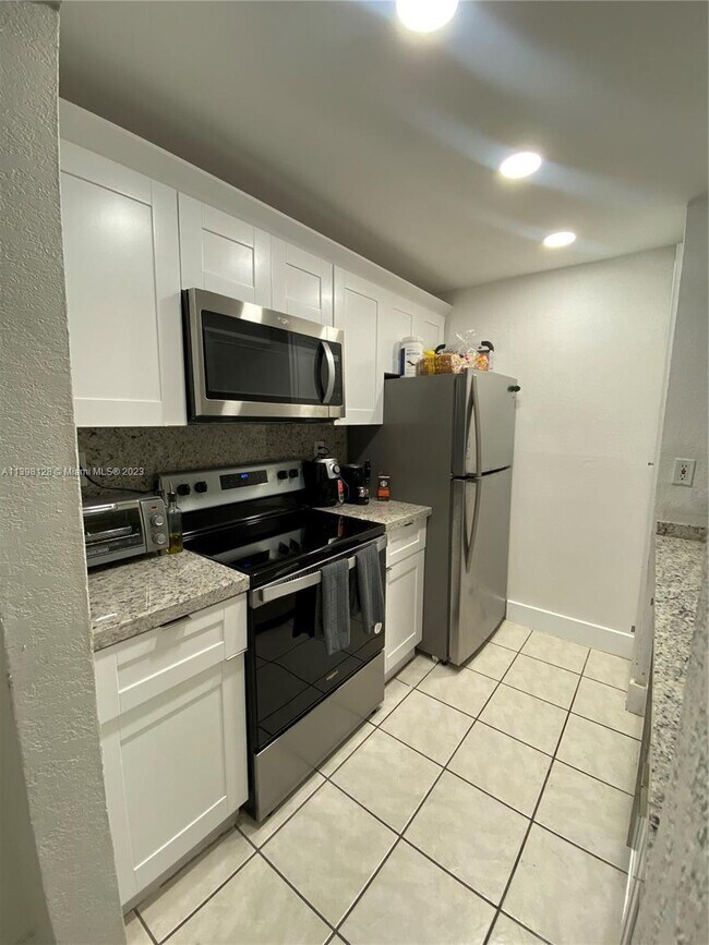 Building Photo - 7035 NW 186th St