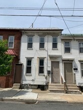 Building Photo - 150 N West St