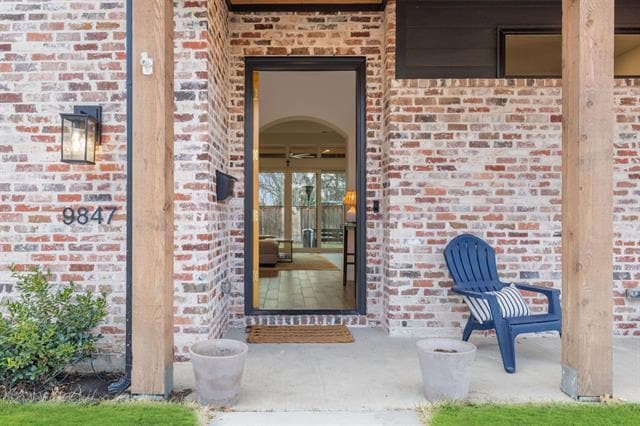 Building Photo - 9847 Mixon Dr