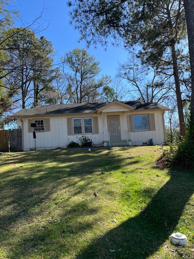 2393 Shallowford Terrace, Chamblee, GA 30341 House Rental in Chamblee